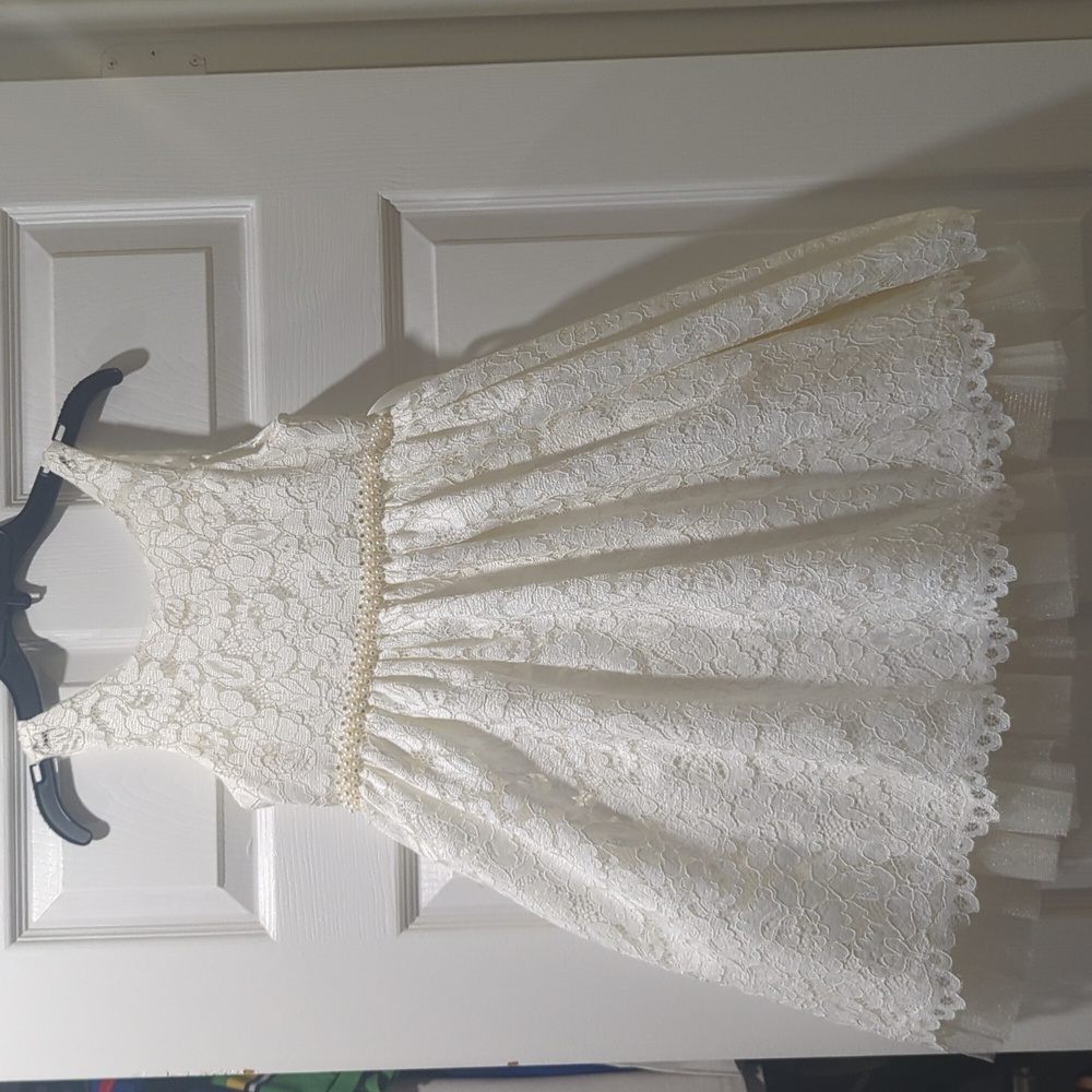 Girls white lace all over puffy dress